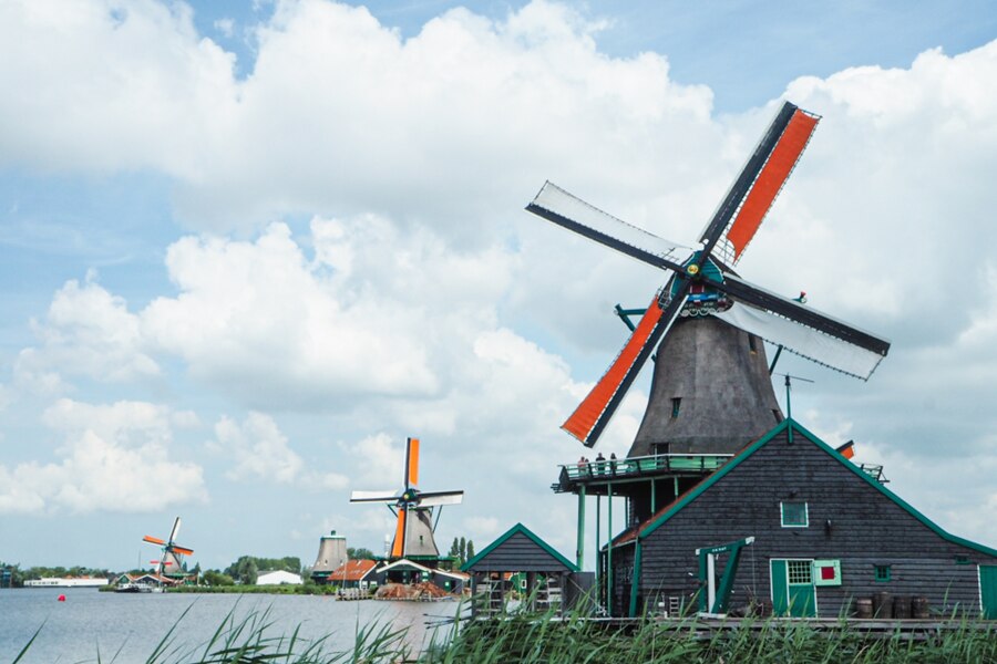 B-388_絵画や建築の国 - オランダの言語の紹介