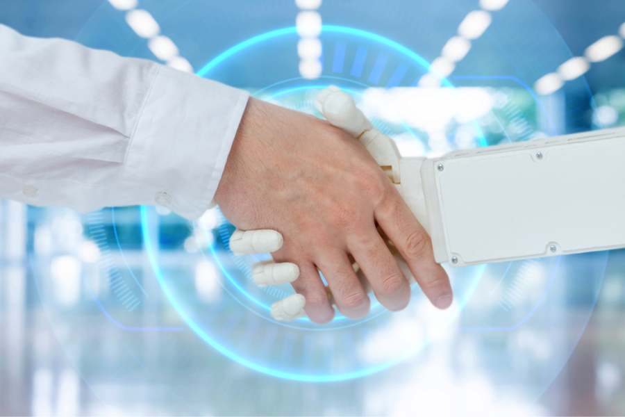 ニュース記事翻訳は機械と人間のチームワークで解決！スピードと品質を両立する人手編集の重要性